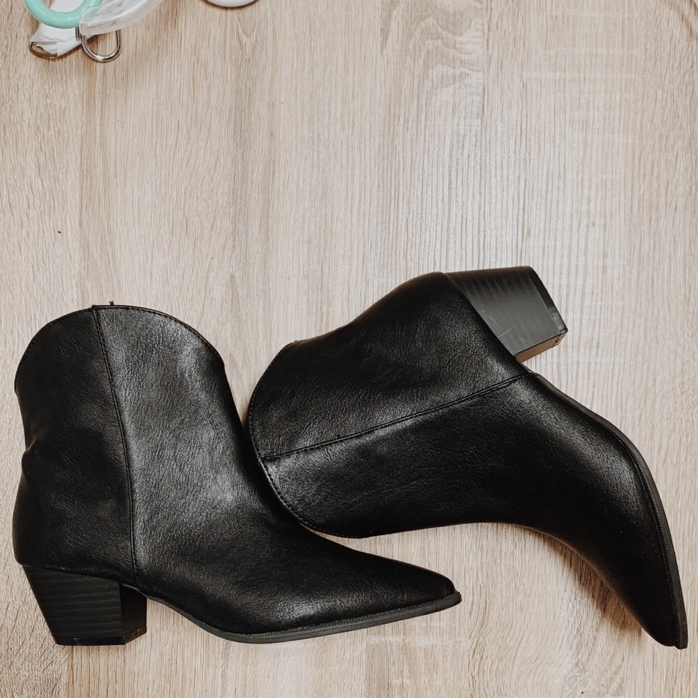 BRAND NEW Solid western cowboy boots, black